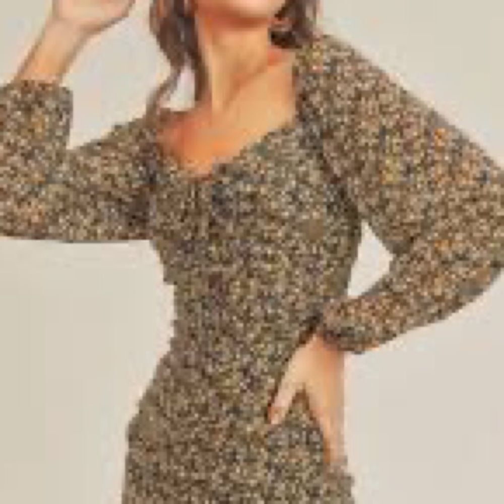 Lush medium floral cinched side puff sleeve dress